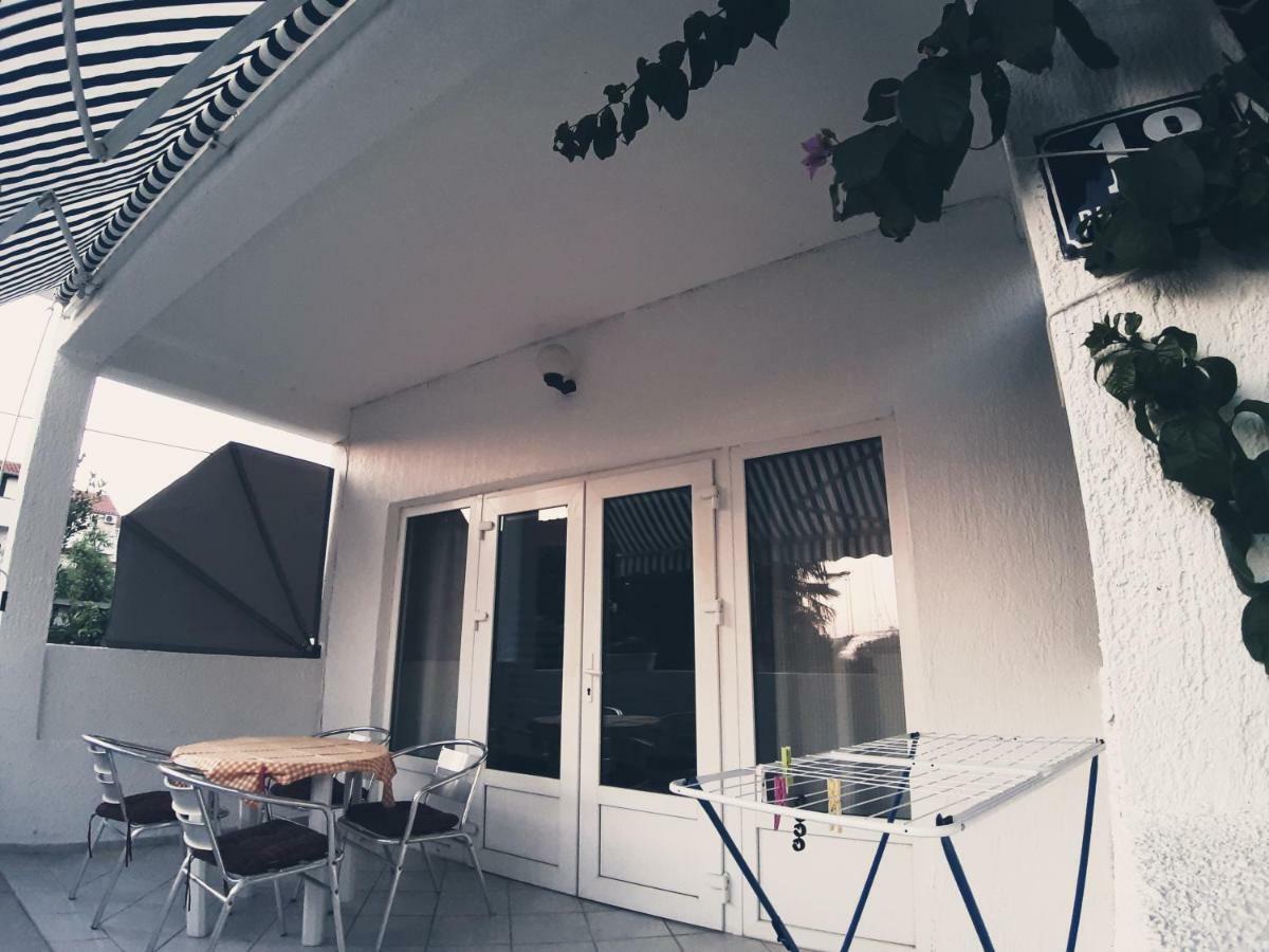 Apartments Leonarda Murter Exterior foto